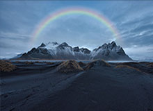 宝盈-谁顶得住😭韦世豪被罚下后 全场天津球迷高声骂”傻X，韦世豪”