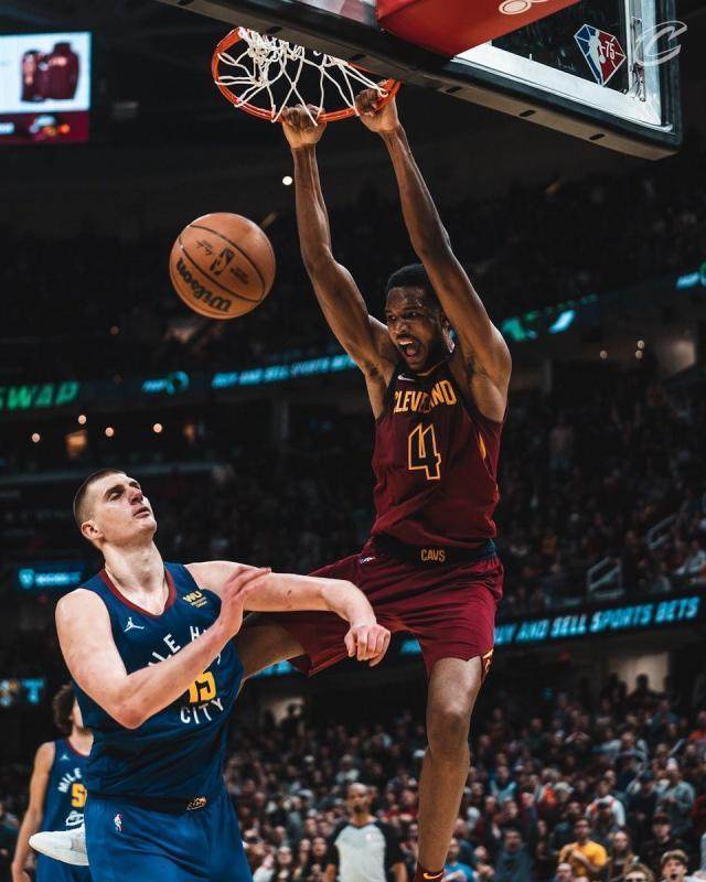 1649939603943071526.jpg b282a555-8e25-405c-9447-5210f03311cc.jpg